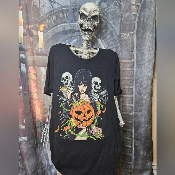 Cavity Colors Elvira Halloween Graphic T-Shirt - Picture 1 of 3